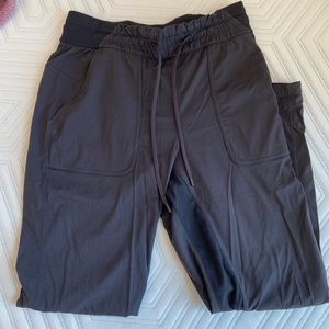 Lululemon beyond the studio crop slim